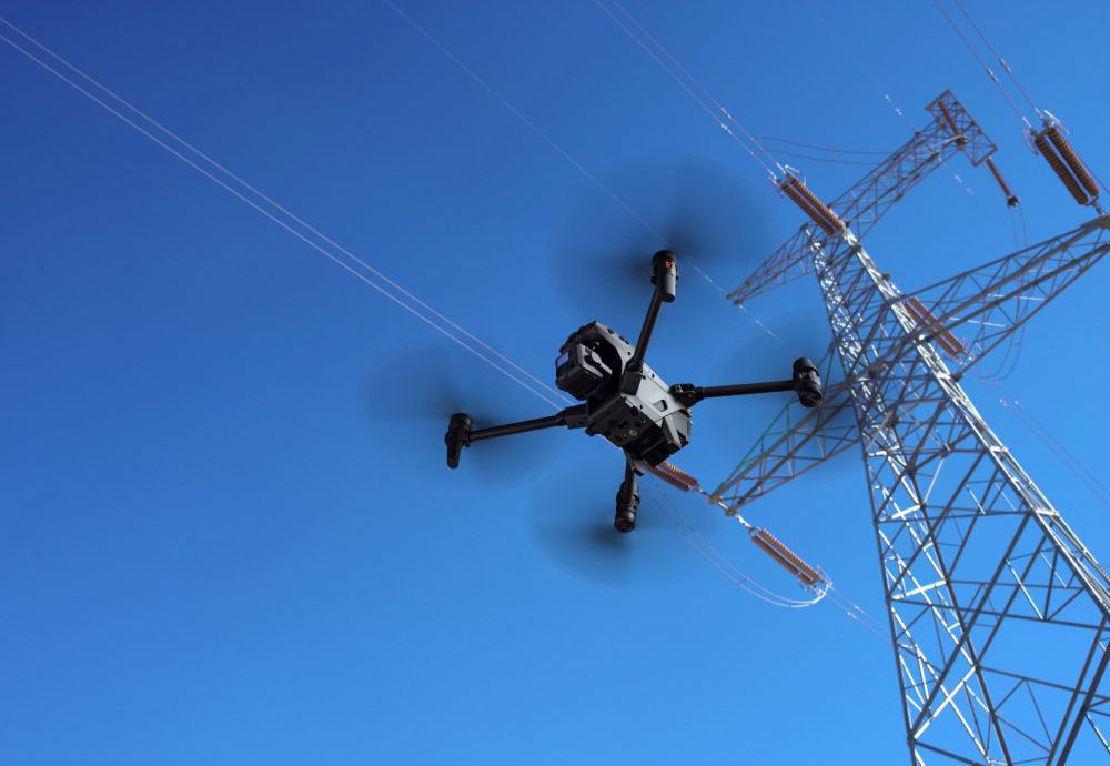Profesjonalny dron z kamerą termowizyjną - gdzie można wykorzystać pełnię jego możliwości?