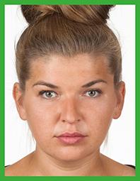 Zdjęcie do dowodu osobistego - przykład prawidłowego ustawienia twarzy 3